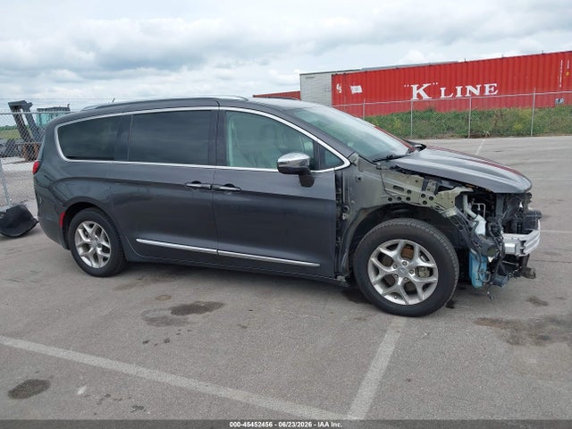 Chrysler Pacifica Limited 2017 2C4RC1GG5HR759896 Image 14