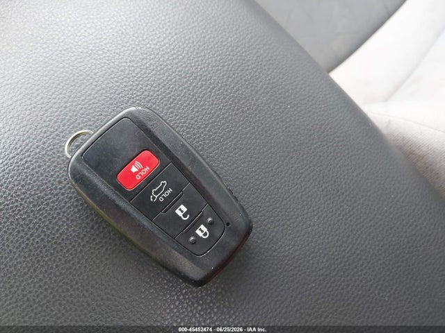 2T3P1RFV6MC150099 Toyota Rav4 Xle