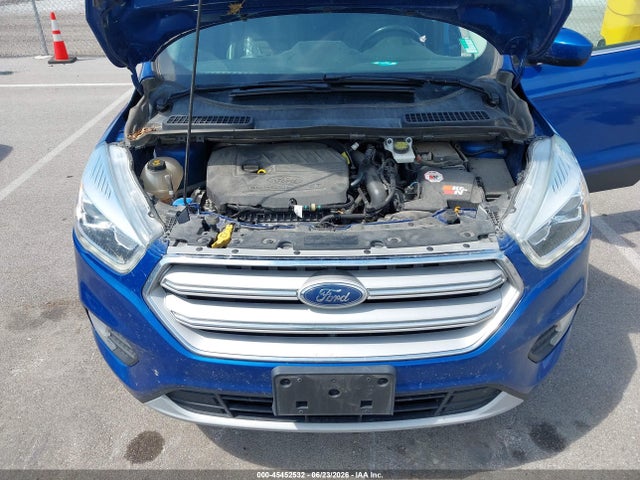 45452532 :رقم المزاد ، 1FMCU9HD6JUB42789 vin ، 2018 Ford Escape Sel مزاد بيع