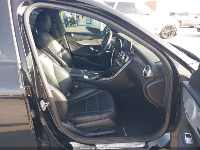 45452649 :رقم المزاد ، 55SWF8DB3KU283967 vin ، 2019 Mercedes-benz C 300 مزاد بيع