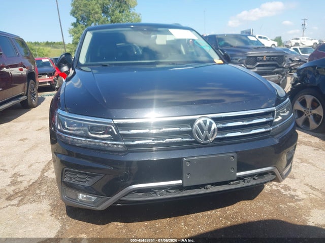 Продаж на аукціоні авто 2018 Volkswagen Tiguan 2.0t Sel Premium, vin: 3VV5B7AX0JM116657, номер лоту: 45452651