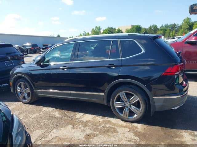 Продаж на аукціоні авто 2018 Volkswagen Tiguan 2.0t Sel Premium, vin: 3VV5B7AX0JM116657, номер лоту: 45452651