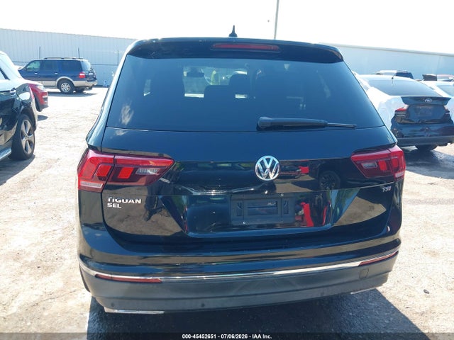 Продаж на аукціоні авто 2018 Volkswagen Tiguan 2.0t Sel Premium, vin: 3VV5B7AX0JM116657, номер лоту: 45452651
