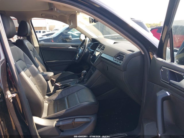 Продаж на аукціоні авто 2018 Volkswagen Tiguan 2.0t Sel Premium, vin: 3VV5B7AX0JM116657, номер лоту: 45452651