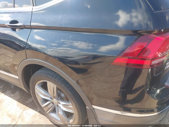 Продаж на аукціоні авто 2018 Volkswagen Tiguan 2.0t Sel Premium, vin: 3VV5B7AX0JM116657, номер лоту: 45452651