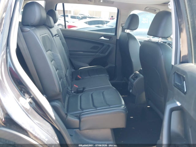 Продаж на аукціоні авто 2018 Volkswagen Tiguan 2.0t Sel Premium, vin: 3VV5B7AX0JM116657, номер лоту: 45452651