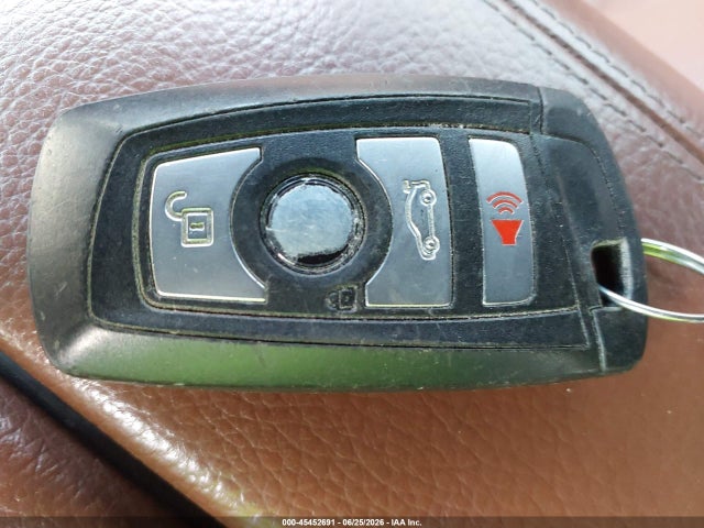 45452691 :رقم المزاد ، WBAXH5C58DDW15855 vin ، 2013 Bmw 528i Xdrive مزاد بيع