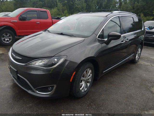 Продажа на аукционе авто 2019 Chrysler Pacifica Touring L, vin: 2C4RC1BG1KR680899, номер лота: 45452756