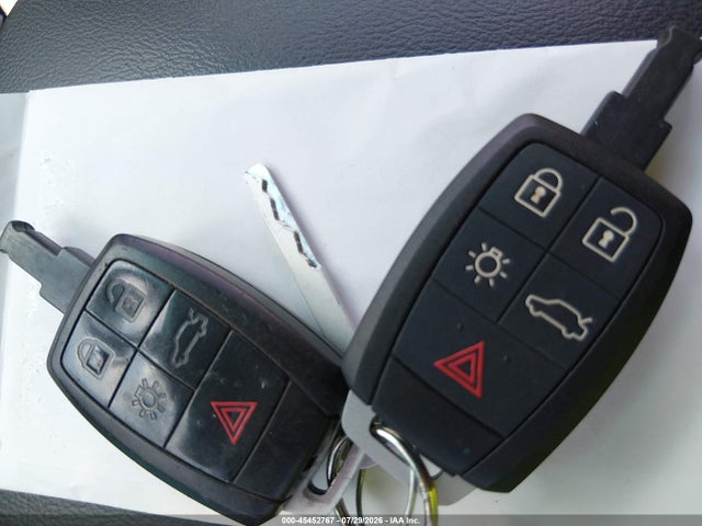 2011 Volvo C70 T5 (retail Only) მანქანა იყიდება აუქციონზე, vin: YV1672MC1BJ110049, აუქციონის ნომერი: 45452767