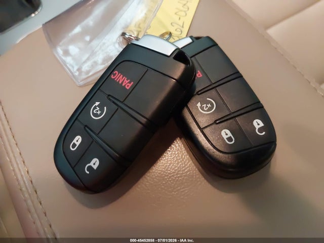 1C4RJFAG4KC754233 Jeep Grand Cherokee Laredo E 4x4