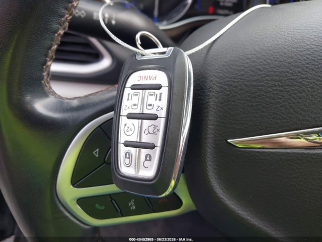 45452969 :رقم المزاد ، 2C4RC1BG1JR185794 vin ، 2018 Chrysler Pacifica Touring L مزاد بيع