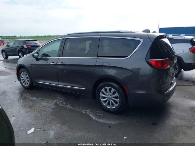 45452969 :رقم المزاد ، 2C4RC1BG1JR185794 vin ، 2018 Chrysler Pacifica Touring L مزاد بيع