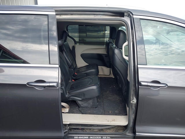 45452969 :رقم المزاد ، 2C4RC1BG1JR185794 vin ، 2018 Chrysler Pacifica Touring L مزاد بيع