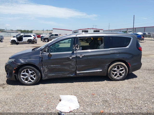 Продаж на аукціоні авто 2018 Chrysler Pacifica Touring L, vin: 2C4RC1BG2JR291977, номер лоту: 45452994