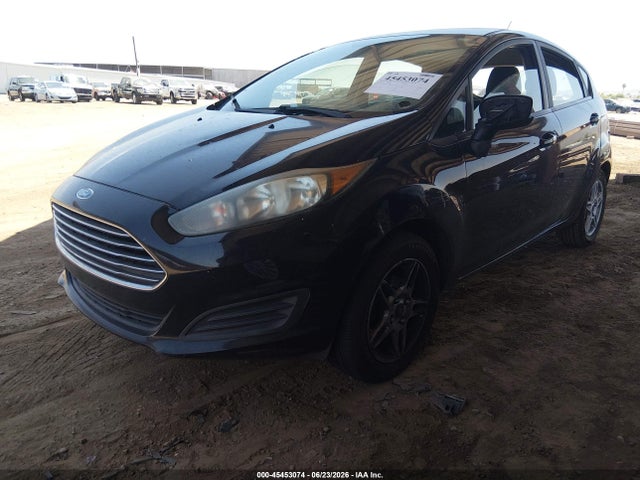 Ford FIESTA SE 2018 3FADP4EJ3JM111460 Image 2