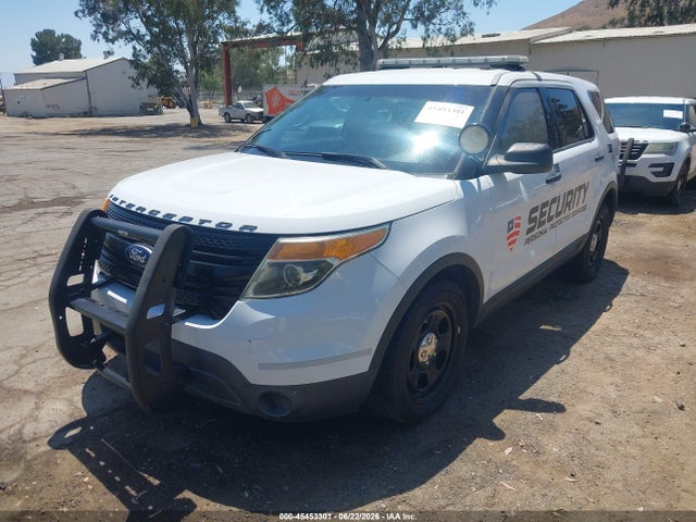 Ford Utility Police Interceptor 2015 1FM5K8AR9FGB84121 Image 2