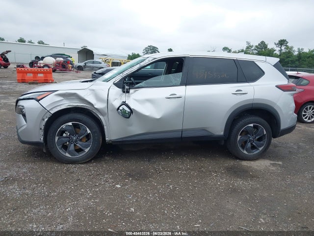 JN8BT3BA8SW008052 Nissan Rogue Sv Fwd