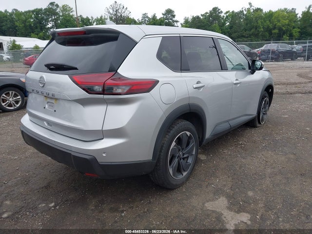 JN8BT3BA8SW008052 Nissan Rogue Sv Fwd