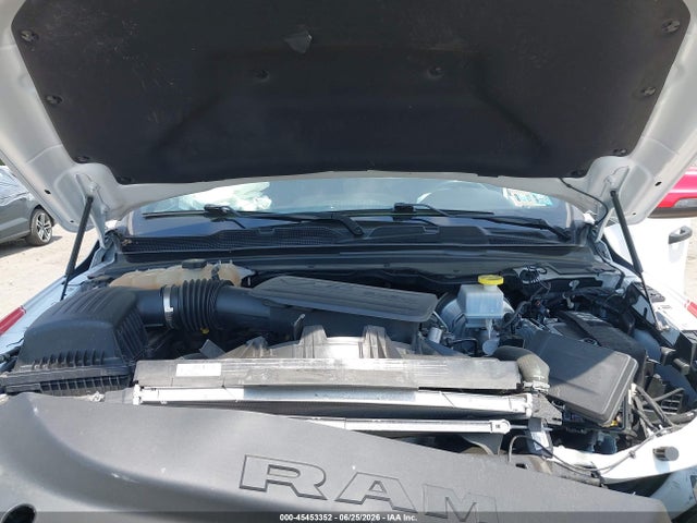 Продажа на аукционе авто 2023 Ram 1500 Big Horn  4x4 5'7 Box, vin: 1C6RRFFG7PN541118, номер лота: 45453352