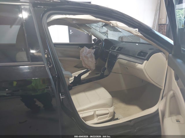 Продажа на аукционе авто 2014 Volkswagen Passat 1.8t Wolfsburg Edition, vin: 1VWAS7A30EC116446, номер лота: 45453528