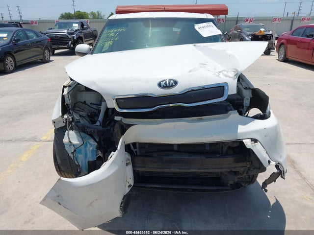 KIA Soul 2015 KNDJN2A23F7153361 Image 13