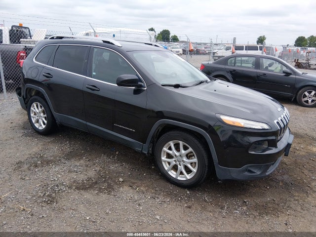 45453601 :رقم المزاد ، 1C4PJLCB1FW660595 vin ، 2015 Jeep Cherokee Latitude مزاد بيع