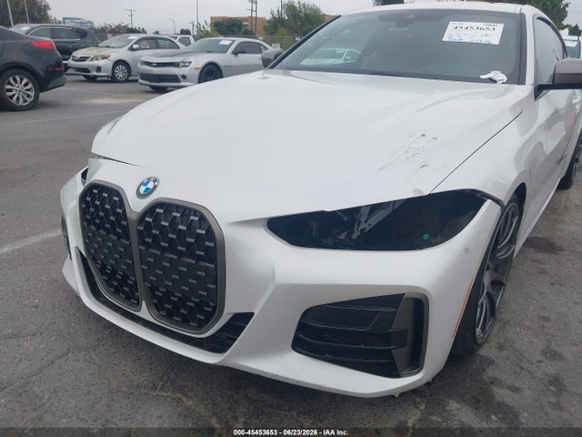 WBA83AP00NCH78245 BMW M440I
