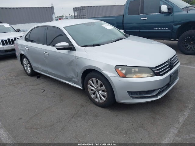 Volkswagen Passat 1.8t Wolfsburg Edition 2015 1VWAT7A31FC010831 main image