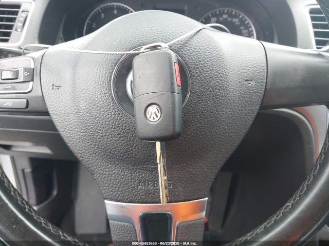 1VWAT7A31FC010831 Volkswagen Passat 1.8t Wolfsburg Edition