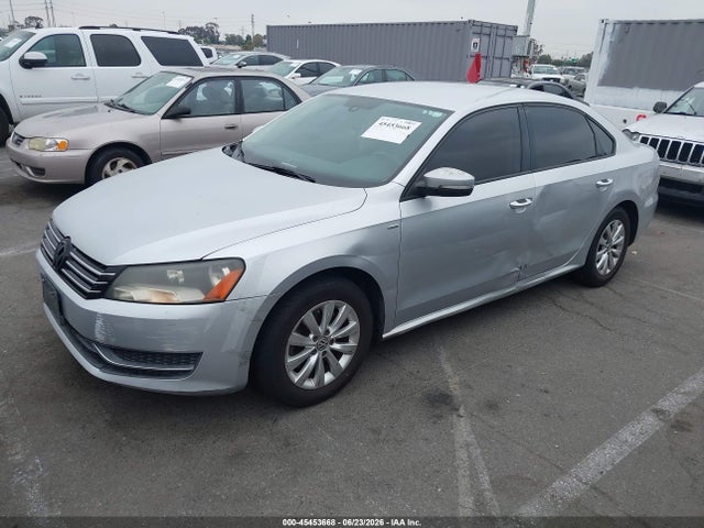 1VWAT7A31FC010831 Volkswagen Passat 1.8t Wolfsburg Edition
