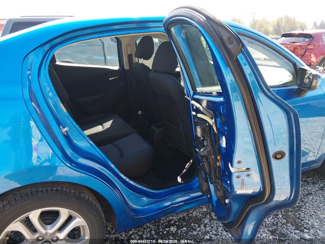 3MYDLBYV6HY185470 Toyota YARIS IA