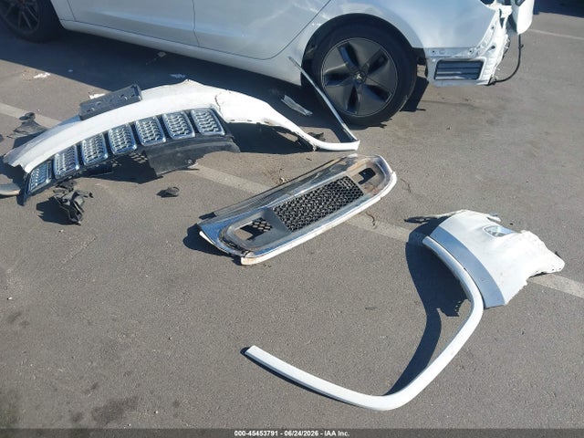 Продаж на аукціоні авто 2018 Jeep Grand Cherokee Overland 4x4, vin: 1C4RJFCT3JC166610, номер лоту: 45453791
