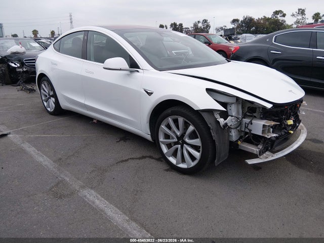 Tesla Model 3 Long Range/mid Range 2018 5YJ3E1EA7JF018438 главное изображение