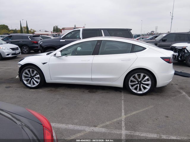 Tesla Model 3 Long Range/mid Range 2018 5YJ3E1EA7JF018438 Image 15