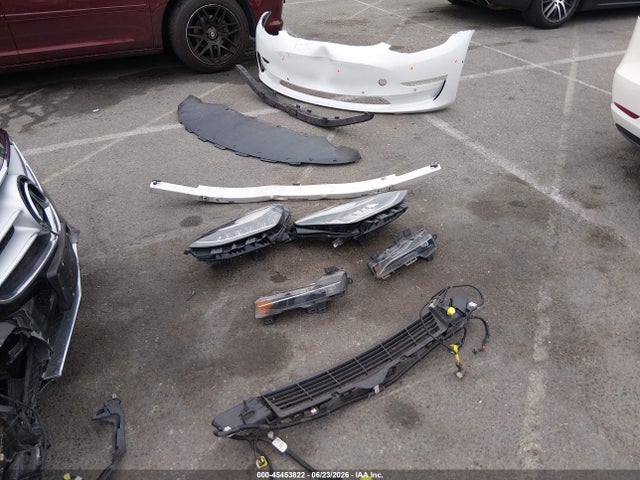 Tesla Model 3 Long Range/mid Range 2018 5YJ3E1EA7JF018438 Image 12