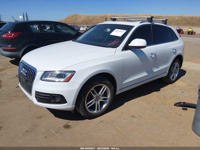 Audi Q5 2.0t Premium 2016 WA1L2AFP9GA097263 Image 2