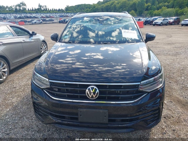 2022 Volkswagen Tiguan 2.0t Se R-line Black მანქანა იყიდება აუქციონზე, vin: 3VV8B7AX1NM169256, აუქციონის ნომერი: 45453935
