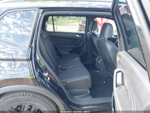 2022 Volkswagen Tiguan 2.0t Se R-line Black მანქანა იყიდება აუქციონზე, vin: 3VV8B7AX1NM169256, აუქციონის ნომერი: 45453935