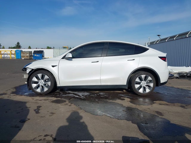 Auction sale of the 2022 Tesla Model Y Long Range Dual Motor All-wheel Drive, vin: 7SAYGDEE2NF359260, lot number: 45454006