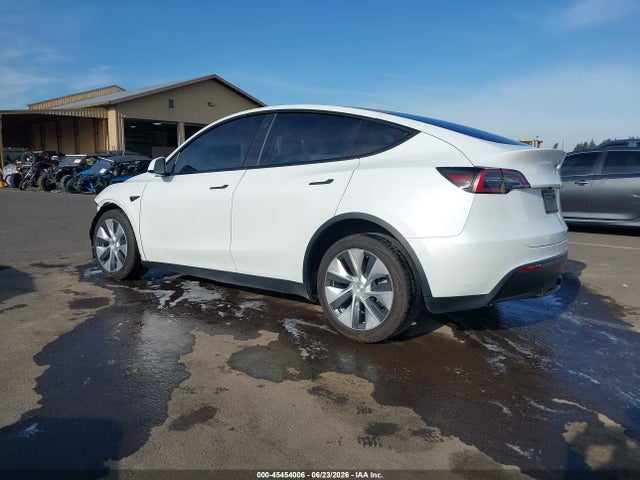 Auction sale of the 2022 Tesla Model Y Long Range Dual Motor All-wheel Drive, vin: 7SAYGDEE2NF359260, lot number: 45454006