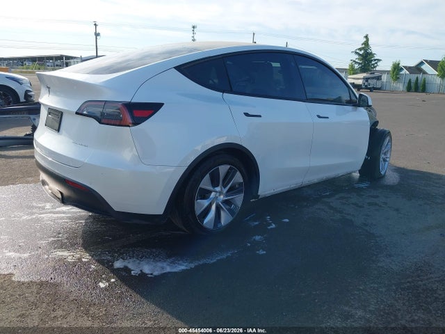Auction sale of the 2022 Tesla Model Y Long Range Dual Motor All-wheel Drive, vin: 7SAYGDEE2NF359260, lot number: 45454006