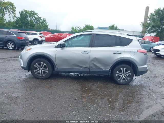 Toyota RAV4 LE 2017 2T3BFREV8HW544673 Image 14