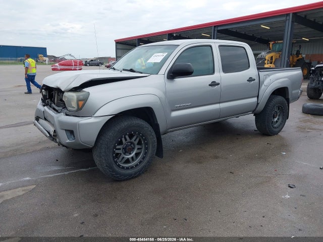 Toyota Tacoma Base V6 2014 3TMLU4EN2EM164397 Image 2