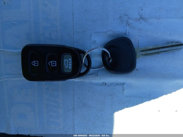 Auction sale of the 2013 Hyundai Elantra Gls, vin: KMHDH4AE5DU816840, lot number: 45454203