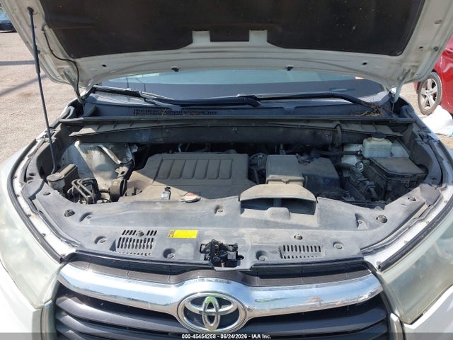 Auction sale of the 2016 Toyota Highlander Le V6, vin: 5TDBKRFH9GS256486, lot number: 45454258