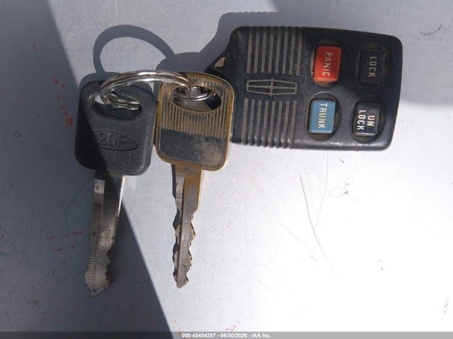 45454287 :رقم المزاد ، 1LNLM91V5SY668103 vin ، 1995 Lincoln Mark Viii Lsc مزاد بيع
