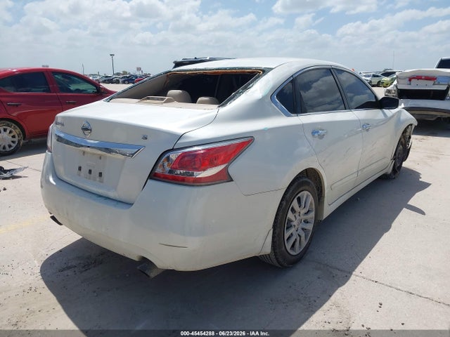 Nissan Altima 2.5 S 2015 1N4AL3AP6FC211905 Image 4