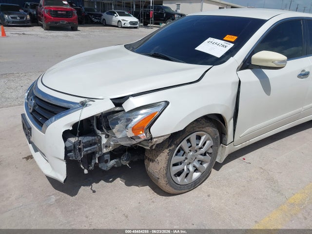 Nissan Altima 2.5 S 2015 1N4AL3AP6FC211905 Image 6