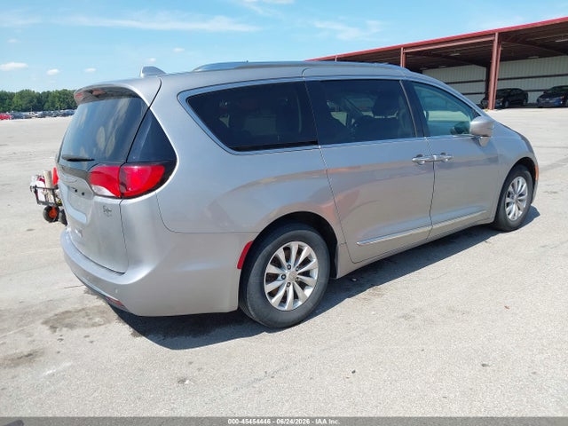 2018 Chrysler Pacifica Touring L მანქანა იყიდება აუქციონზე, vin: 2C4RC1BGXJR246575, აუქციონის ნომერი: 45454446