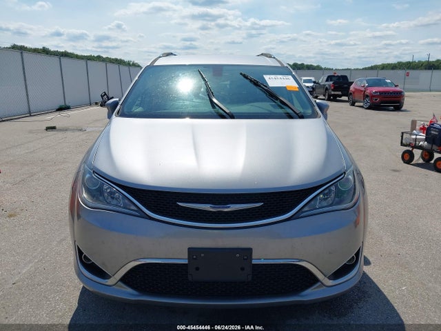 2018 Chrysler Pacifica Touring L მანქანა იყიდება აუქციონზე, vin: 2C4RC1BGXJR246575, აუქციონის ნომერი: 45454446